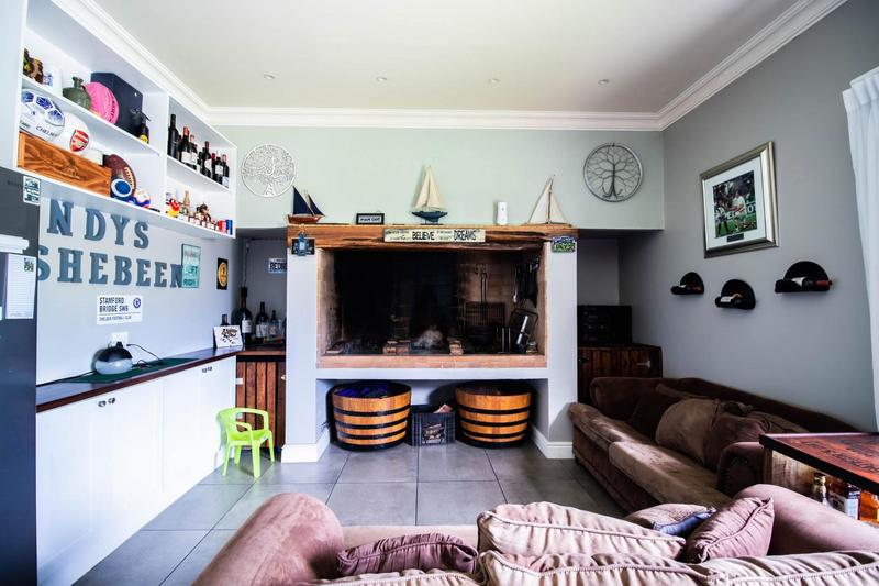 5 Bedroom Property for Sale in Myburgh Park Western Cape